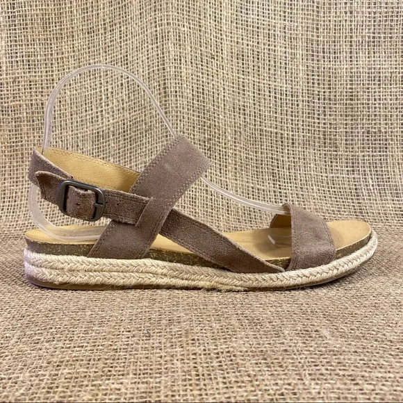 Lucky Brand Sandals Gadine Espadrille  Suede Tan Buckle Flats Women'sSize 9M - Picture 9 of 11